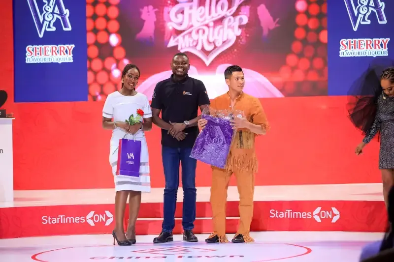 Handsome-Jimmy-and-Shamim-receive-VA-goodies-from-Rochart