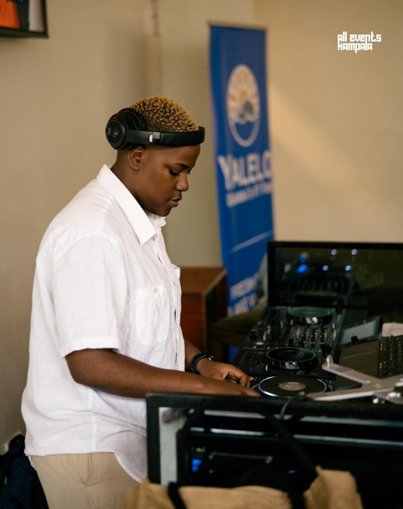 DJ Scata had revellers on their feet.
