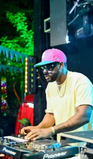all-events-dj-with-pink-hat